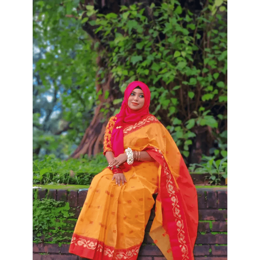 সিরাজগঞ্জের তাতের হলুদ শাড়ি – ঐতিহ্যের ছোঁয়ায় অনন্য