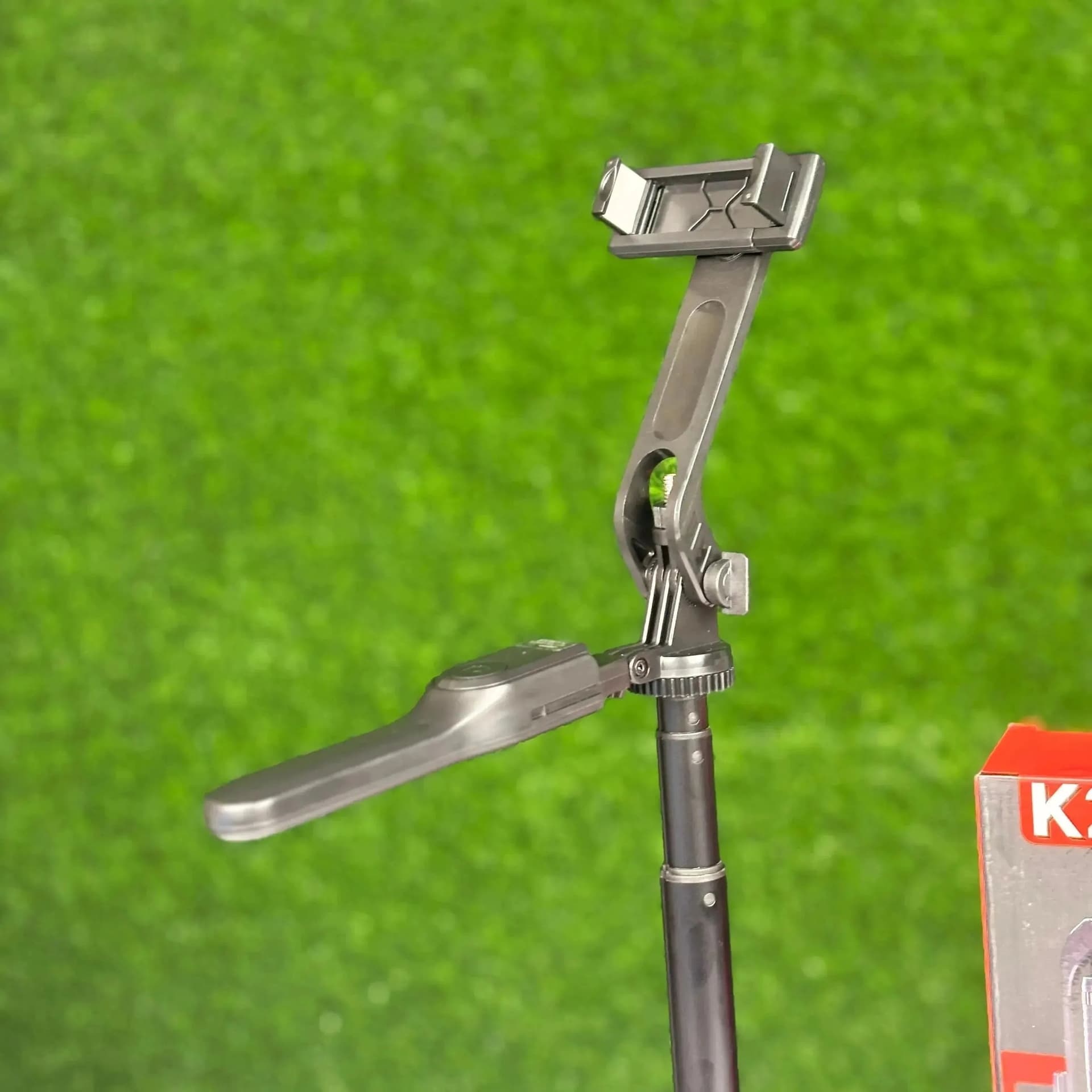 K28 Long Selfie-Stick with Tripod 4
