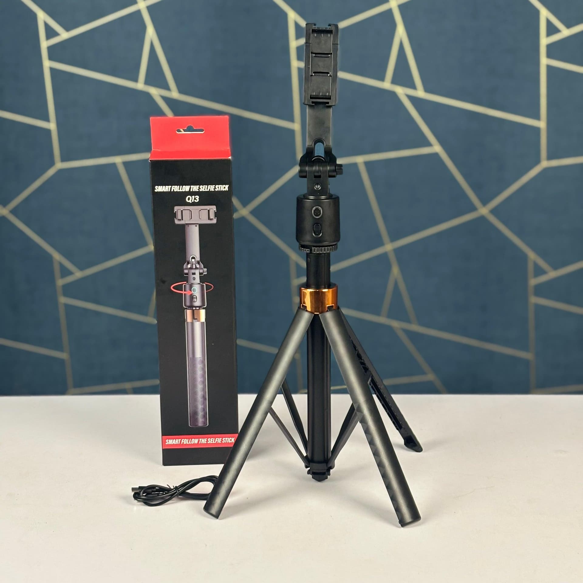 Smart Follow The Selfie Stick Q13