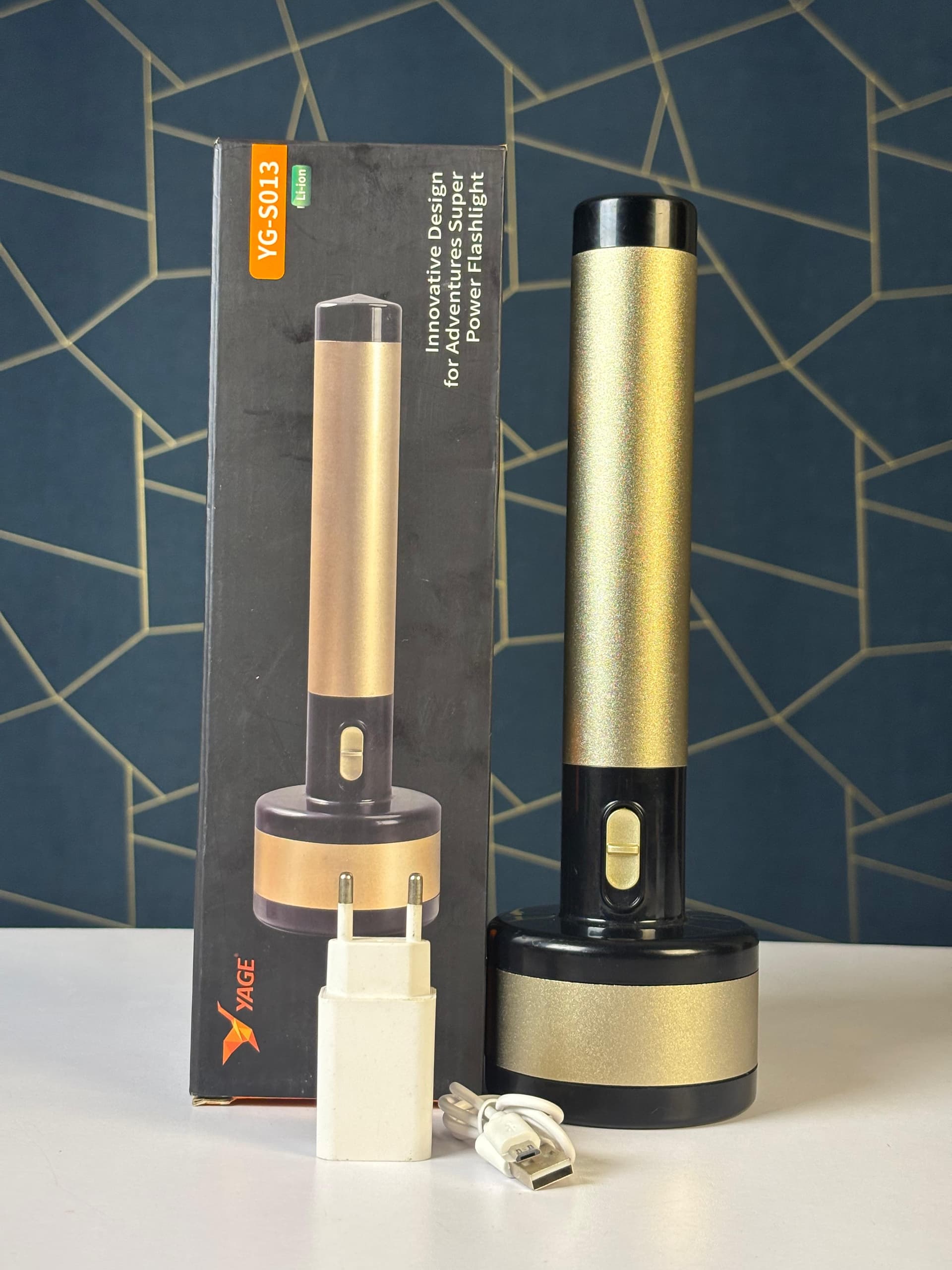 YAGE YG-S013 Dual Battery Flashlight with Power Bank Function 3
