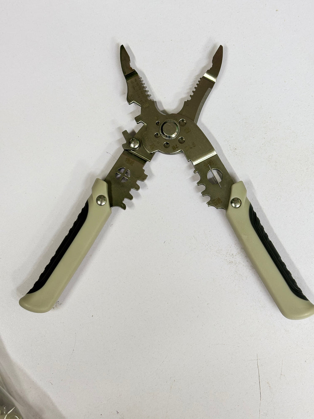 Multi-Functional Wire Stripper And Crimping Tool