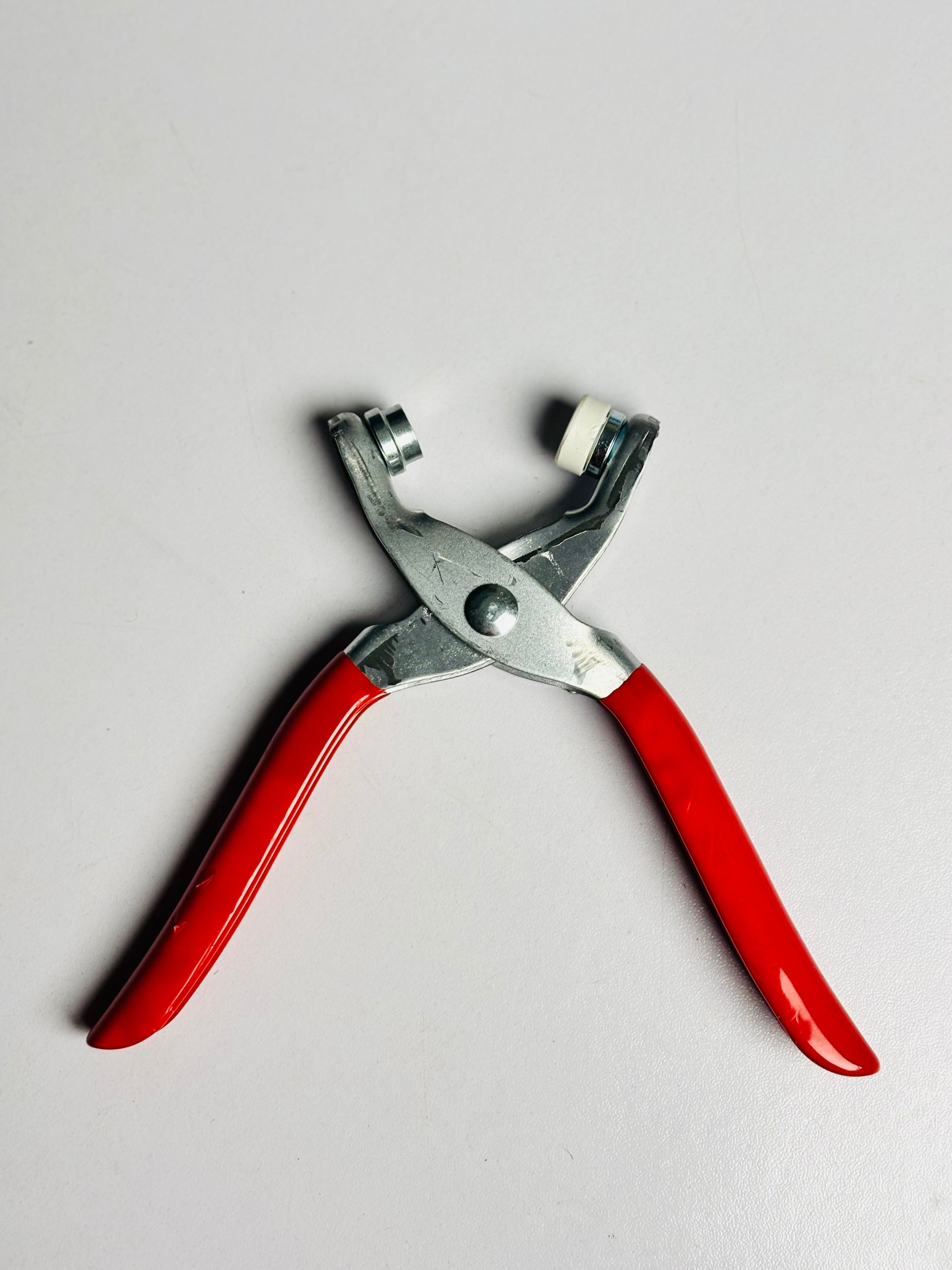 Snap Baton Press Machine