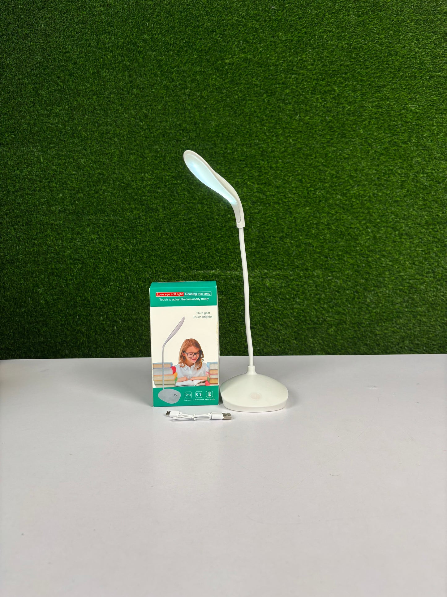 love eye soft light, reading lamp touch to adjust the luminosity freely