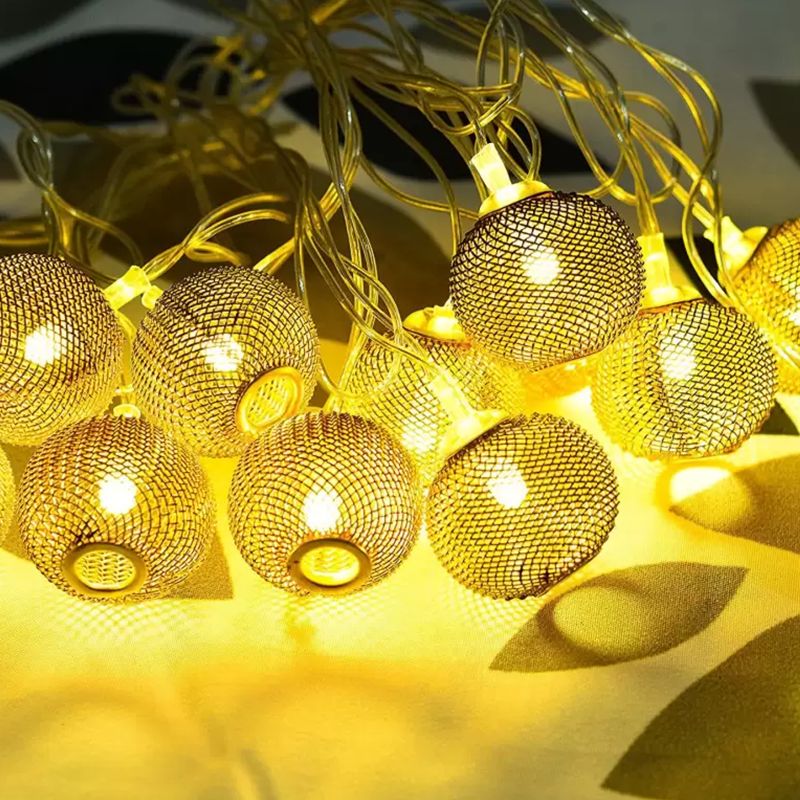 Multi Shaped Metal Body Decor Light( Golden)