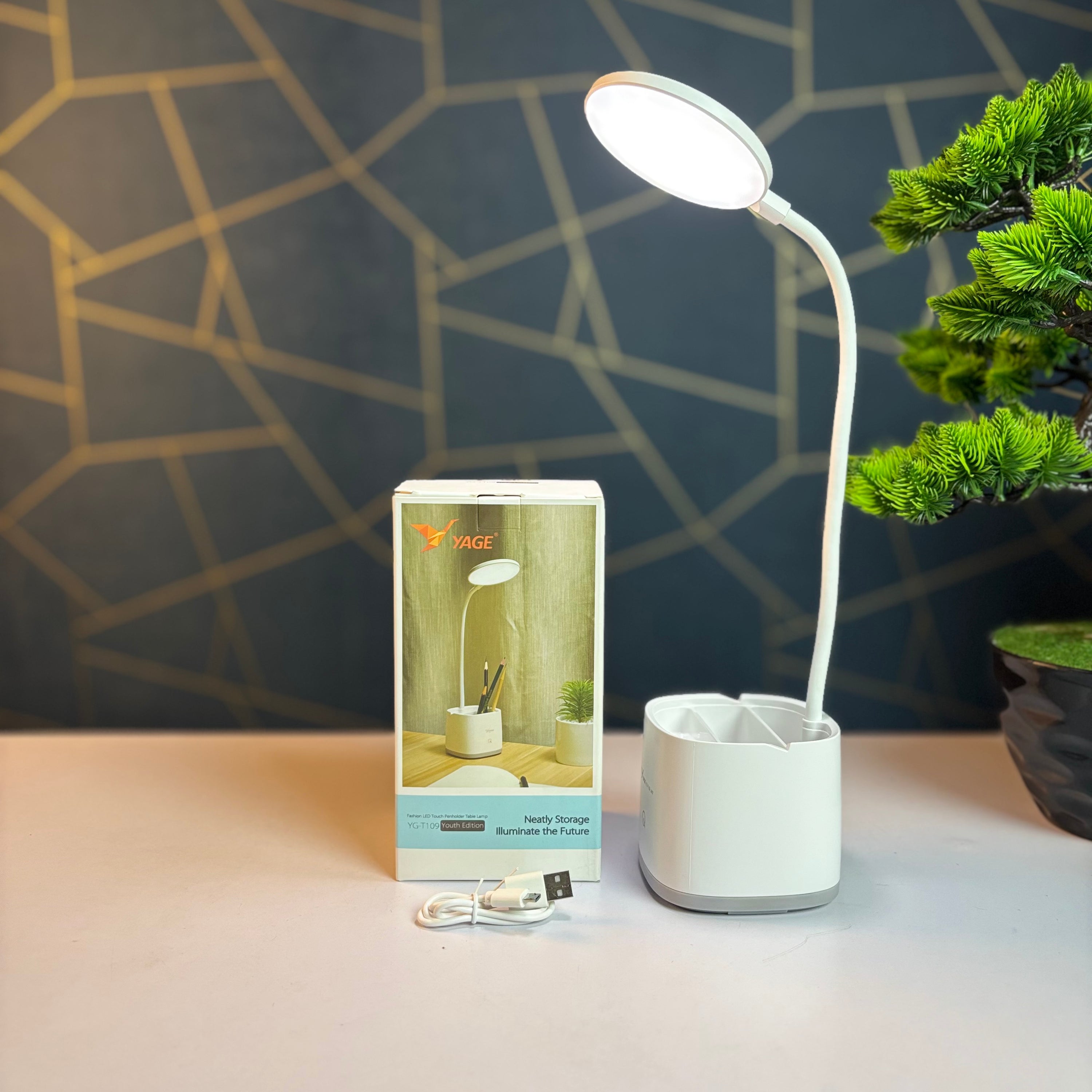 Yage Fashion LED Touch Penholder Table Lamp YG-T109