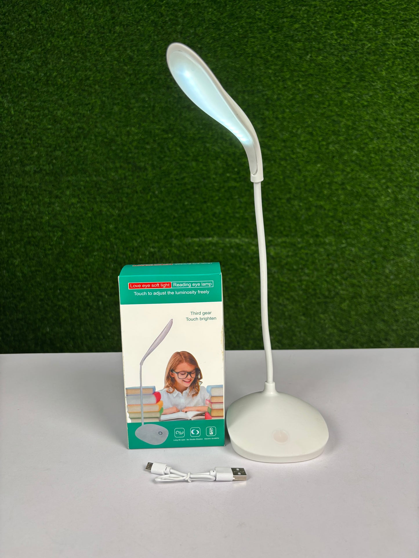 love eye soft light, reading lamp touch to adjust the luminosity freely