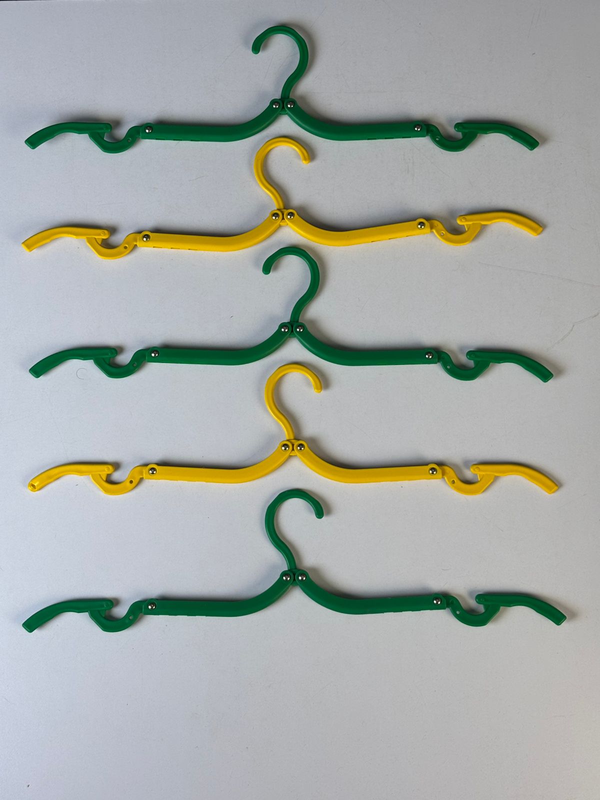 5 Pcs Portable Folding Cloth Hangers for Travel Use