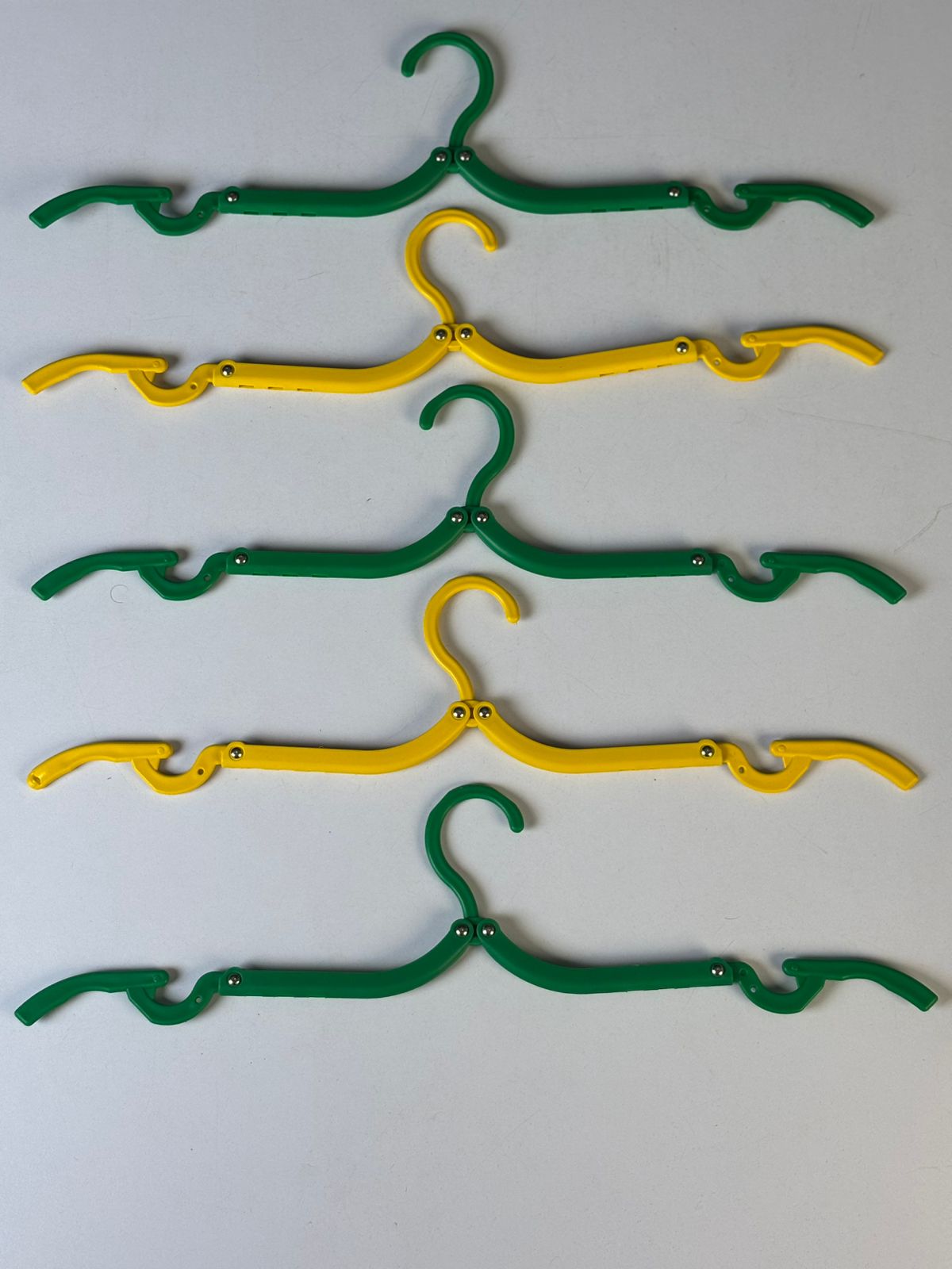 5 Pcs Portable Folding Cloth Hangers for Travel Use