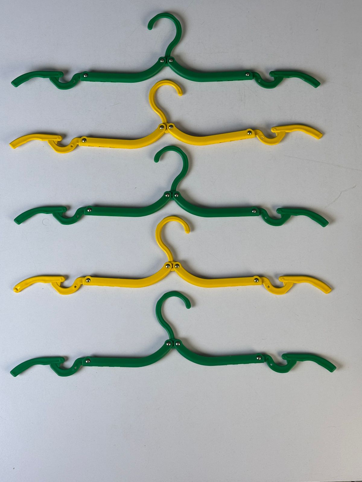 5 Pcs Portable Folding Cloth Hangers for Travel Use