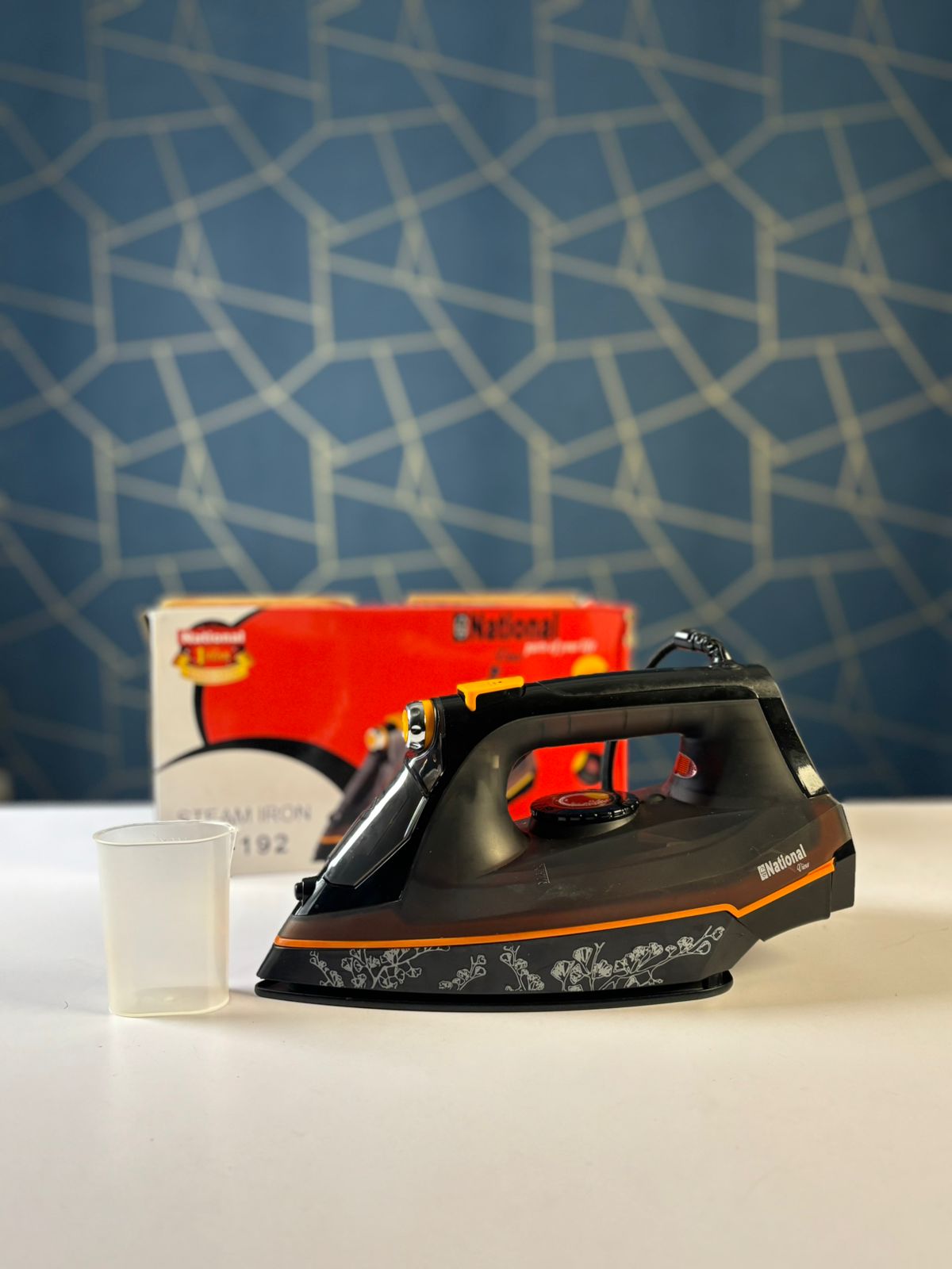 National Steam Iron JT-192