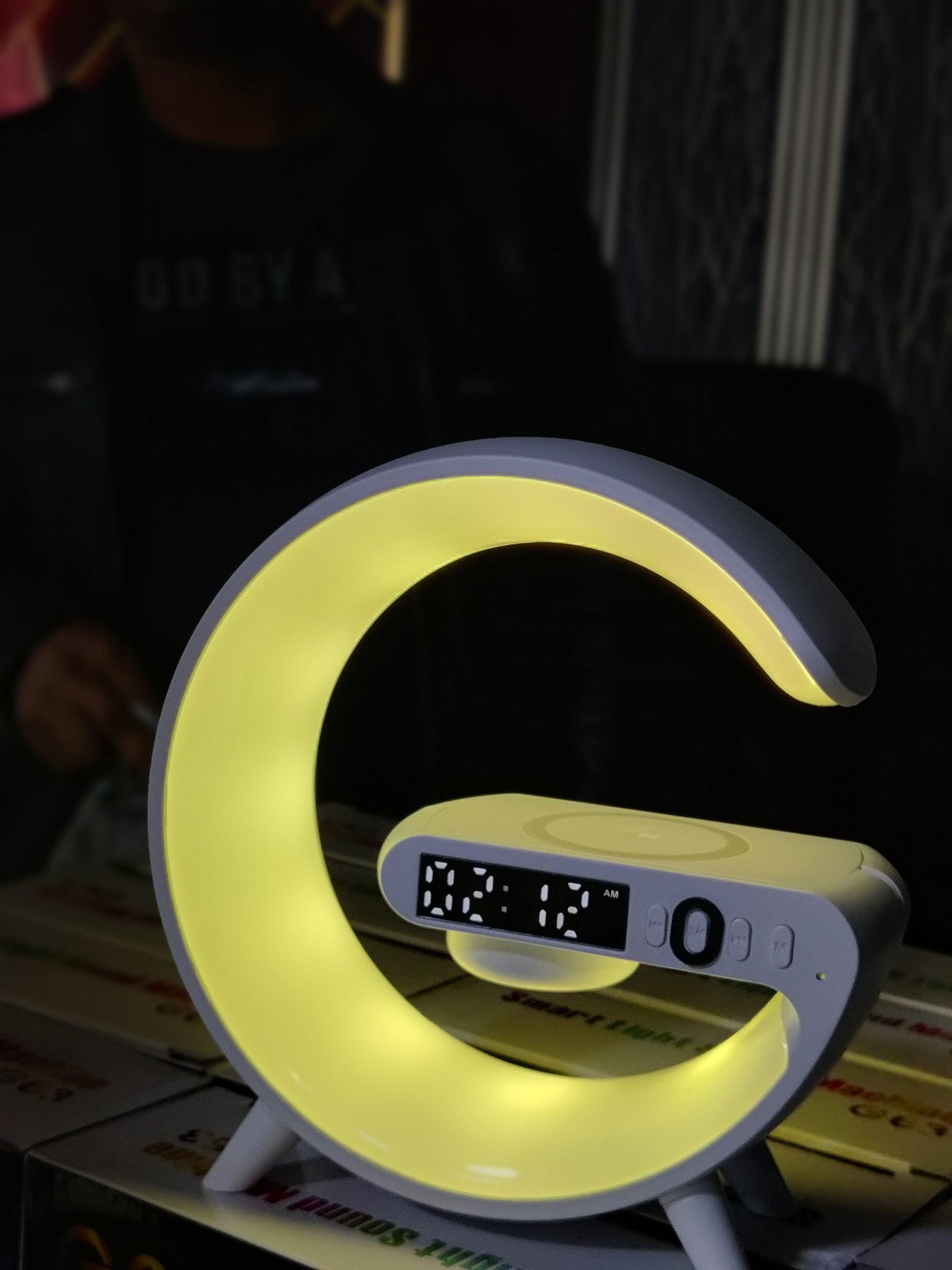 Intelligent Atmosphere RGB Light Bluetooth Speaker With Wireless Charging - HT Bazar